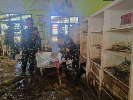 Wapang TNI Pantau Pemulihan Sekolah dan Puskesmas di Manyak Payed