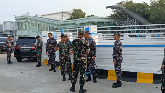 Wapang TNI Pantau Pemulihan Sekolah dan Puskesmas di Manyak Payed