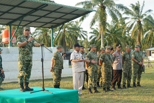 Wapang TNI Pantau Pemulihan Sekolah dan Puskesmas di Manyak Payed