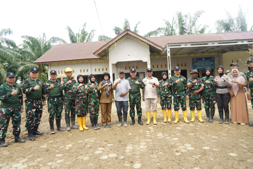 Wapang TNI Pantau Pemulihan Sekolah dan Puskesmas di Manyak Payed